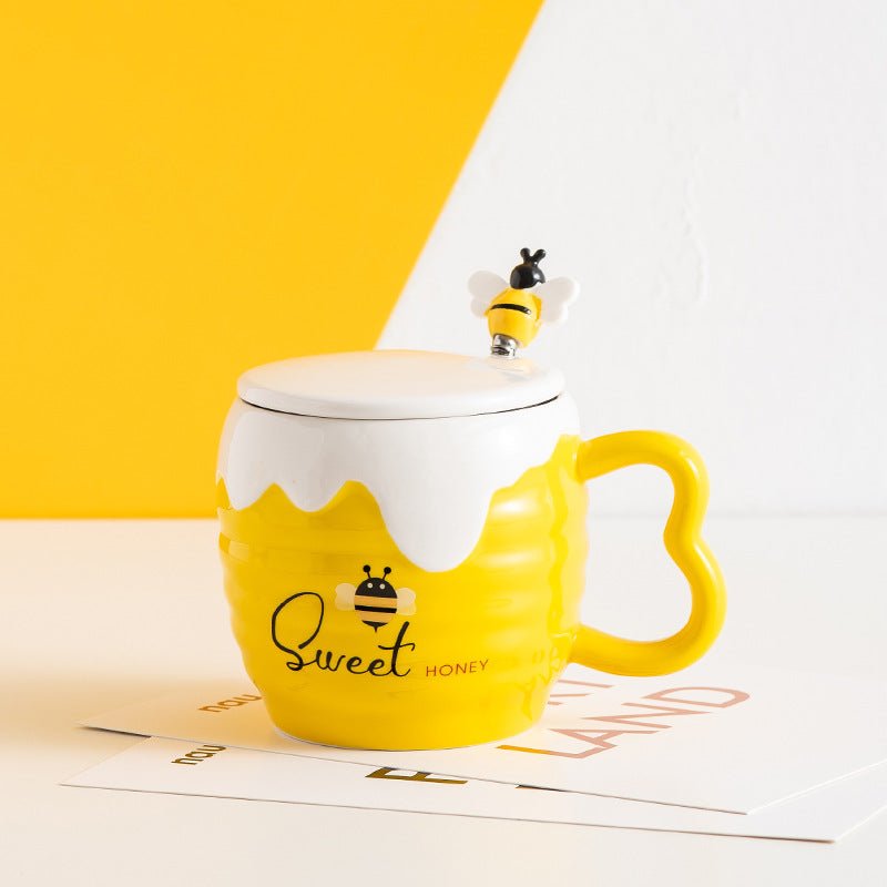 Cartoon Bee Honey Pot Shaped Mug with Lid and Spoon - 4 Designs