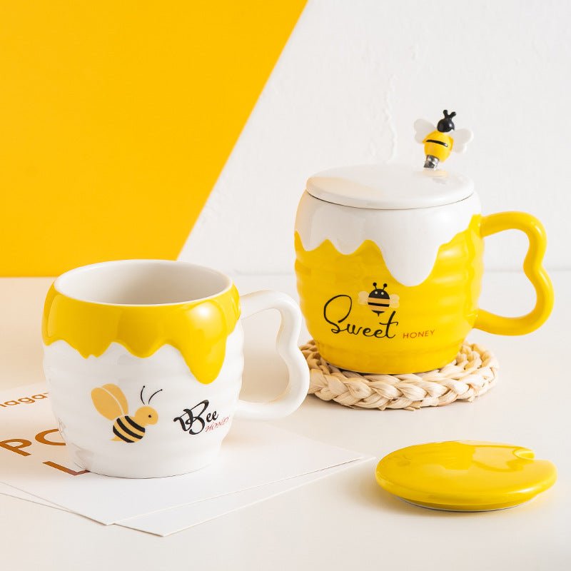 Cartoon Bee Honey Pot Shaped Mug with Lid and Spoon - 4 Designs