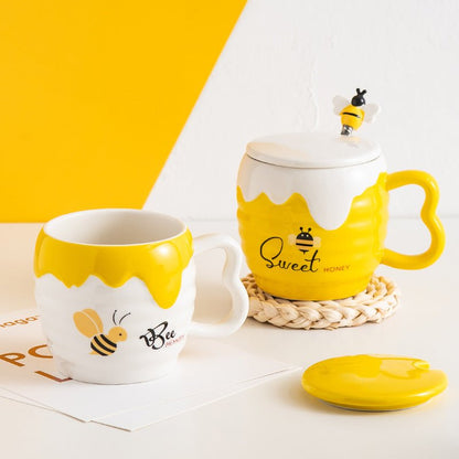 Cartoon Bee Honey Pot Shaped Mug with Lid and Spoon - 4 Designs