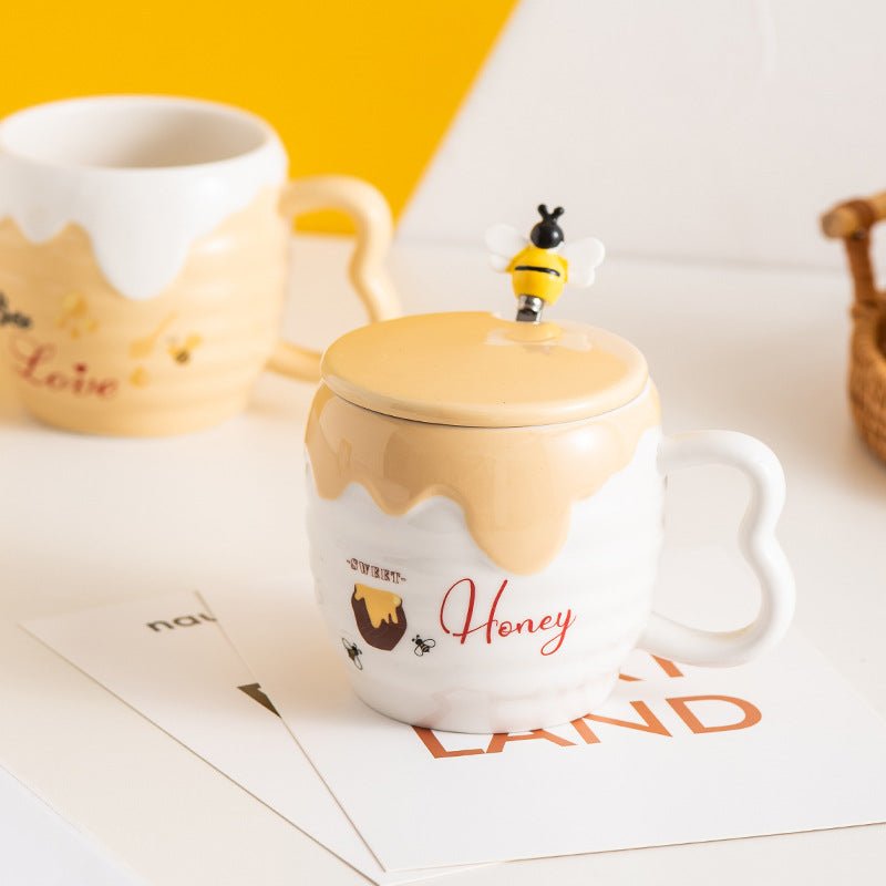 Cartoon Bee Honey Pot Shaped Mug with Lid and Spoon - 4 Designs